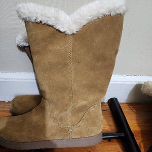 Ladies winter boots size 11